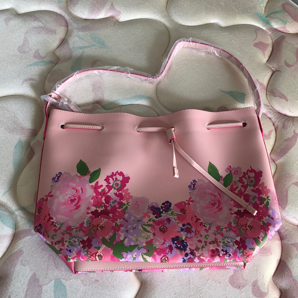 Bucket bag
